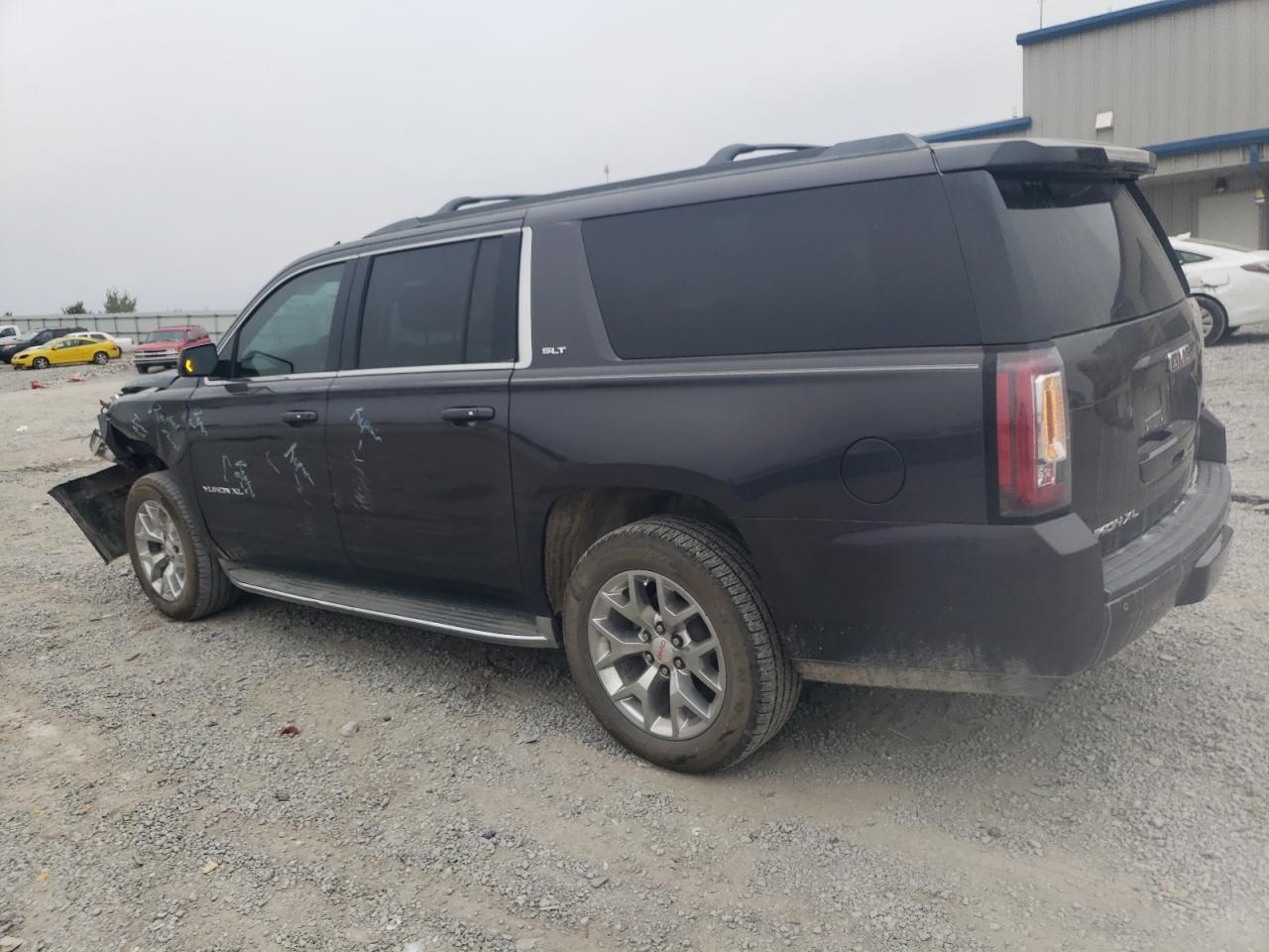 2015 GMC Yukon - Image 2