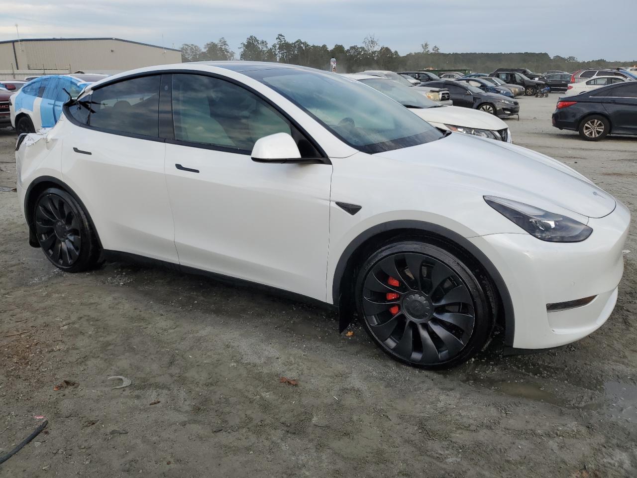 VIN 7SAYGDEF9NF416370 2022 TESLA MODEL Y no.4