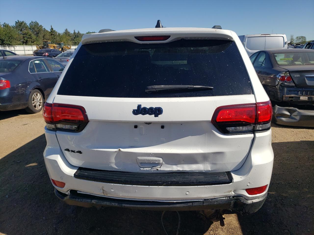 1C4RJFAG4JC425384 2018 Jeep Grand Cherokee Laredo