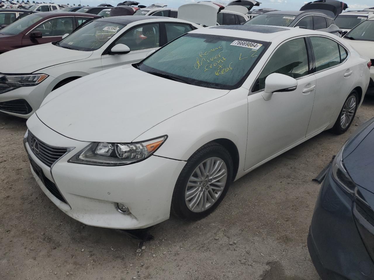 2015 Lexus ES - Image 1