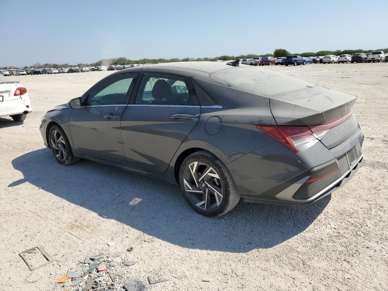 2024 Hyundai Elantra - Image 2