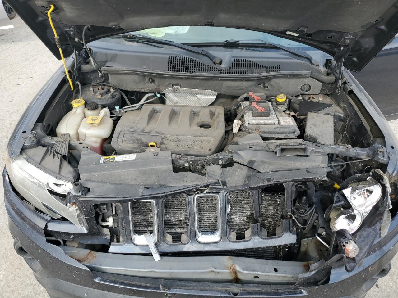 2014 Jeep Compass - Image 12