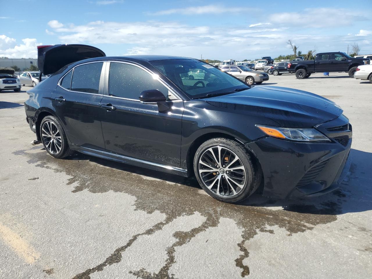 2018 Toyota Camry - Image 4