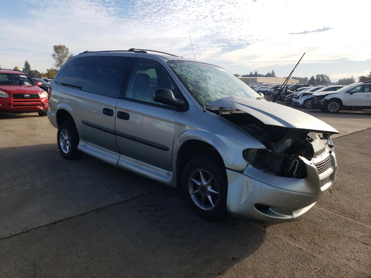 2004 Dodge Caravan - Image 4