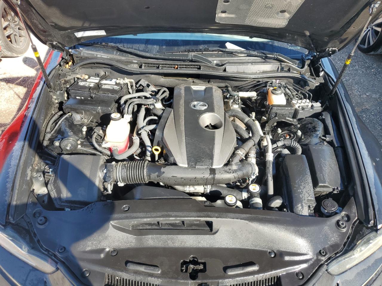 2018 Lexus IS - Image 11