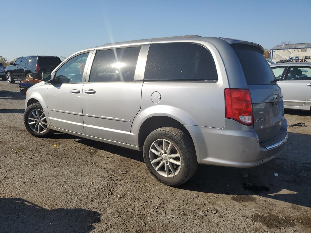 2016 Dodge Caravan - Image 2
