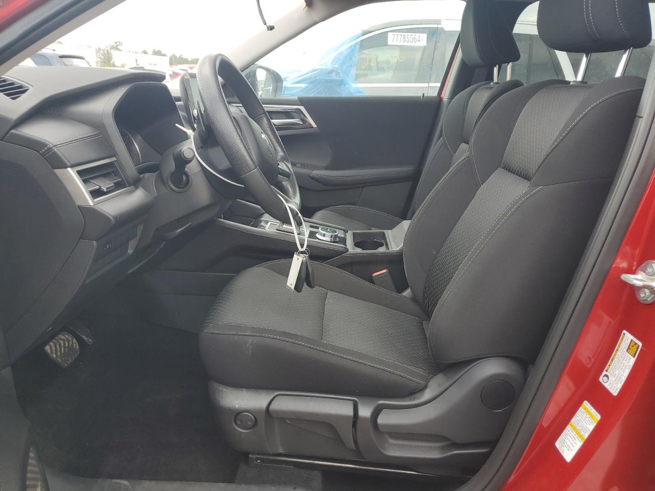 2024 Mitsubishi Outlander - Image 7