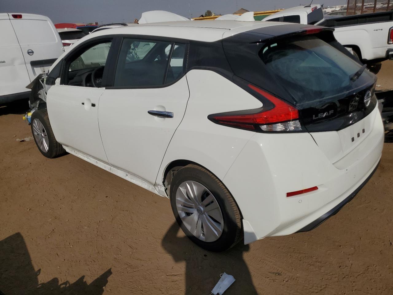 2024 Nissan Leaf - Image 2