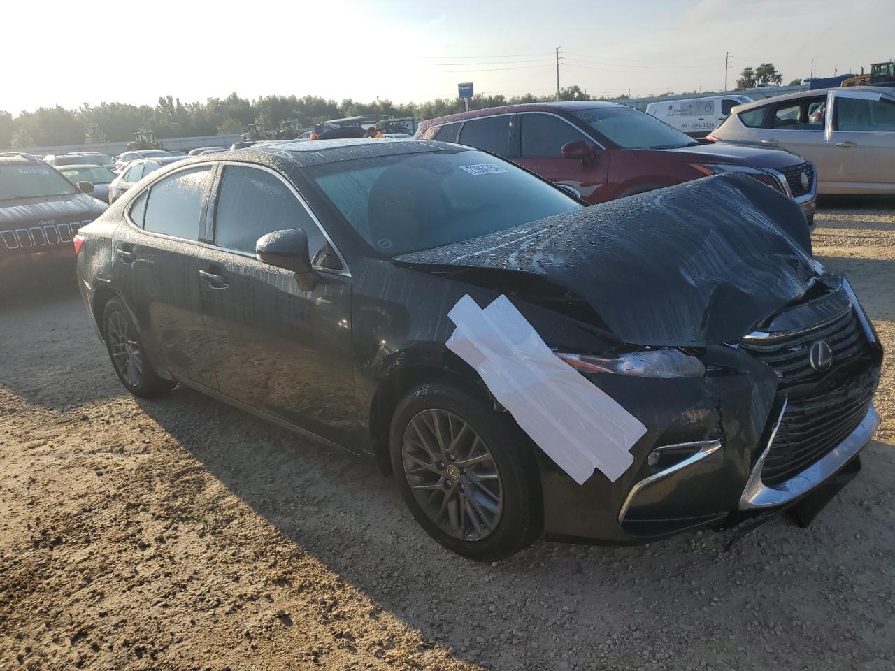 VIN 58ABK1GG6JU115583 2018 LEXUS ES350 no.4