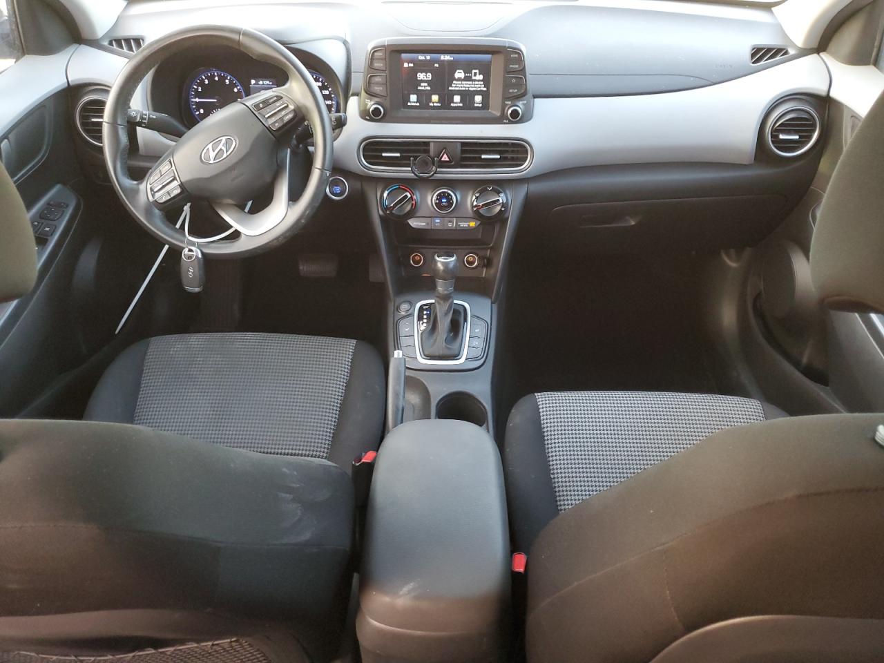 KM8K22AA1JU085393 2018 Hyundai Kona Sel