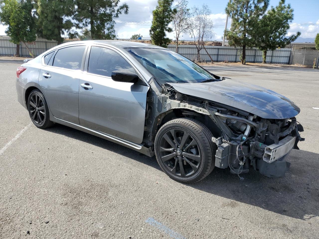 2017 Nissan Altima - Image 4