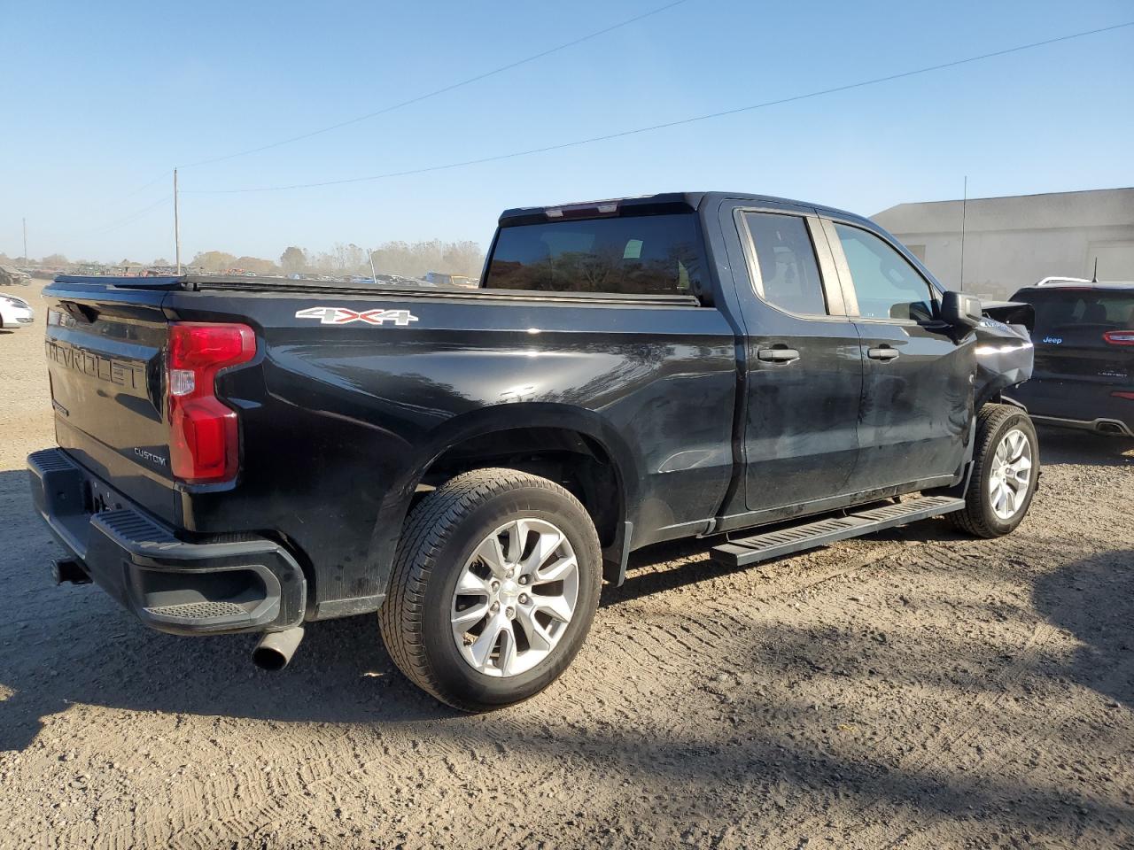 2021 Chevrolet Silverado - Image 3
