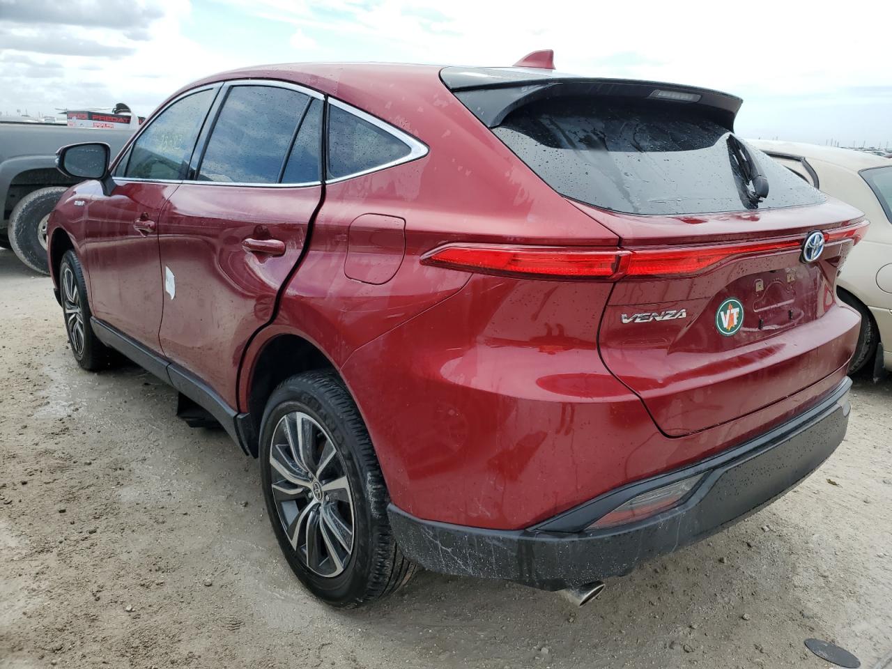 2021 Toyota Venza - Image 2