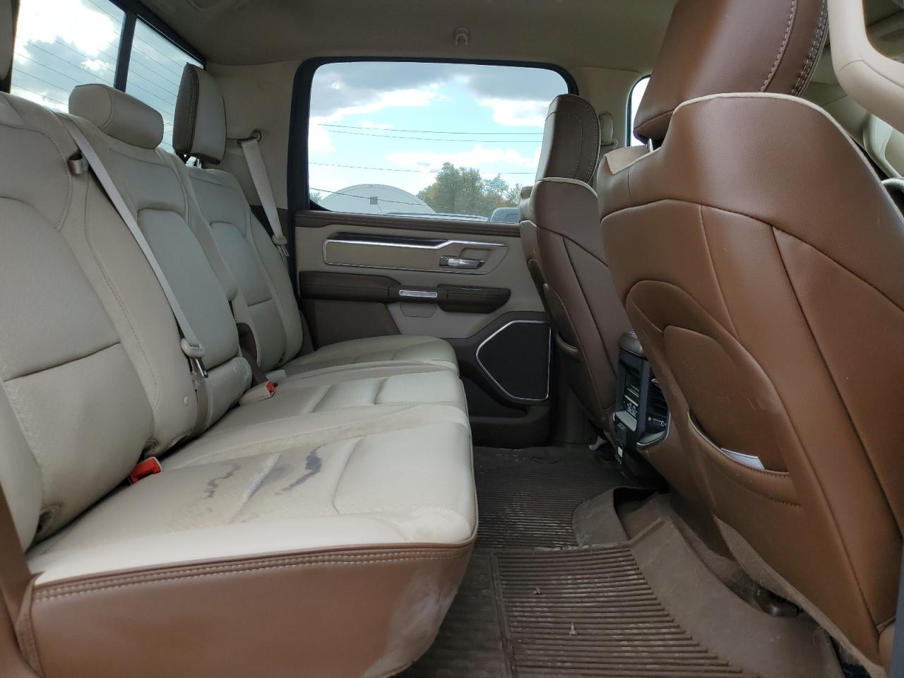 2021 RAM 1500 - Image 10