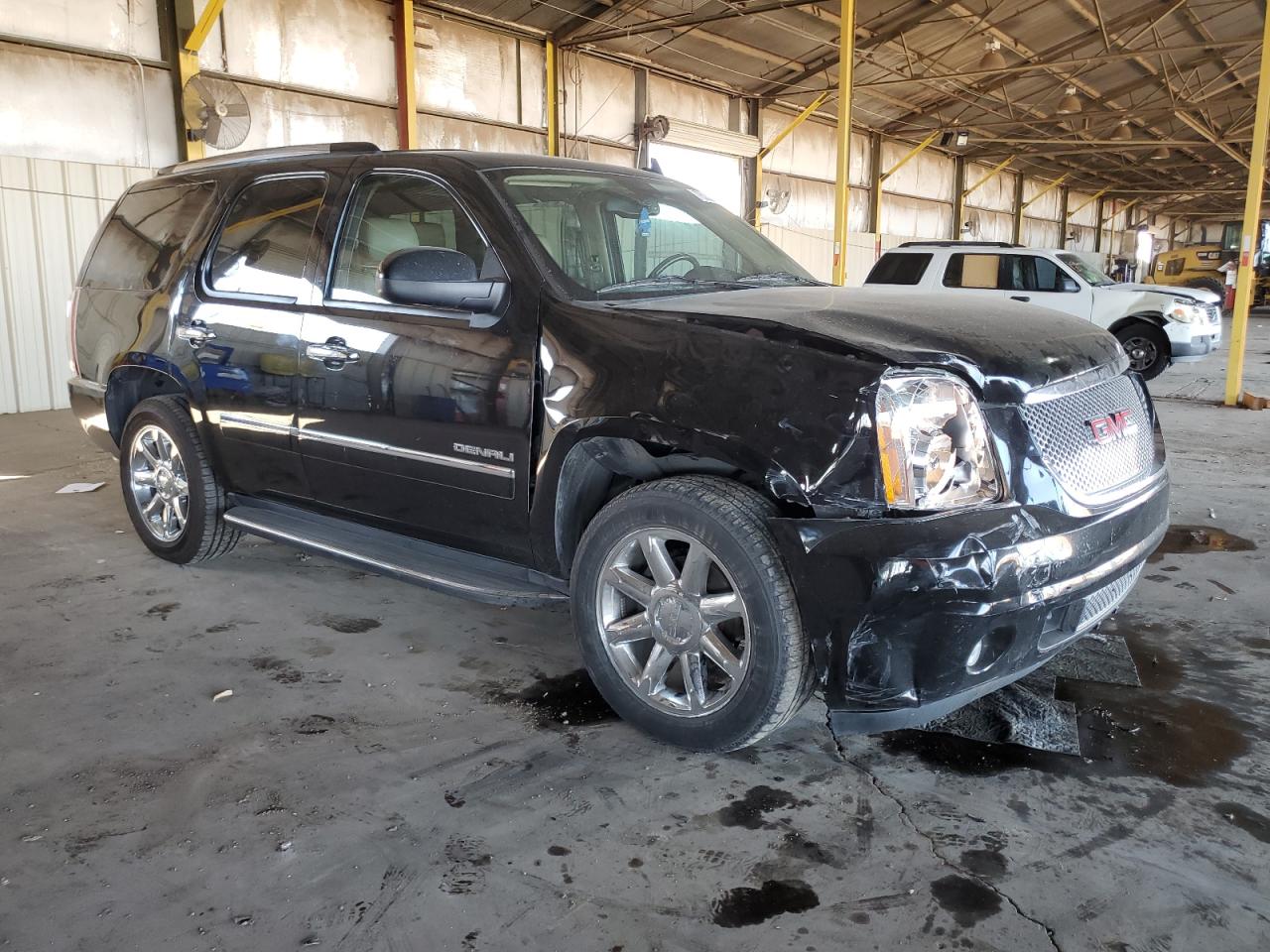 2013 GMC Yukon - Image 4