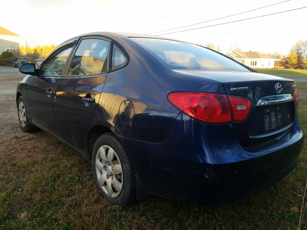 2010 Hyundai Elantra - Image 2