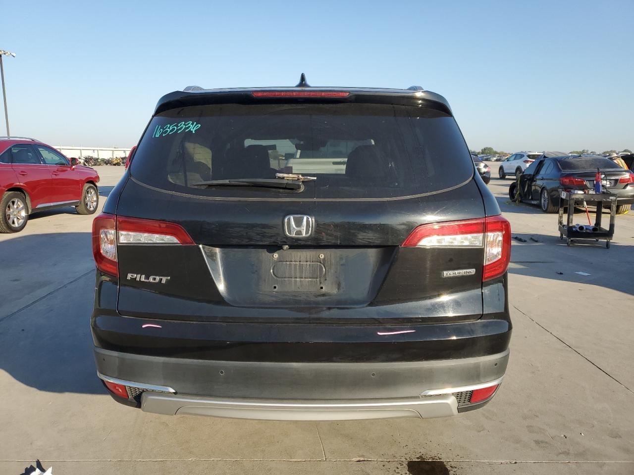 5FNYF5H69KB031002 2019 Honda Pilot Touring