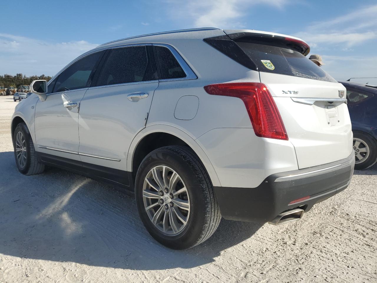 2019 Cadillac XT5 - Image 2