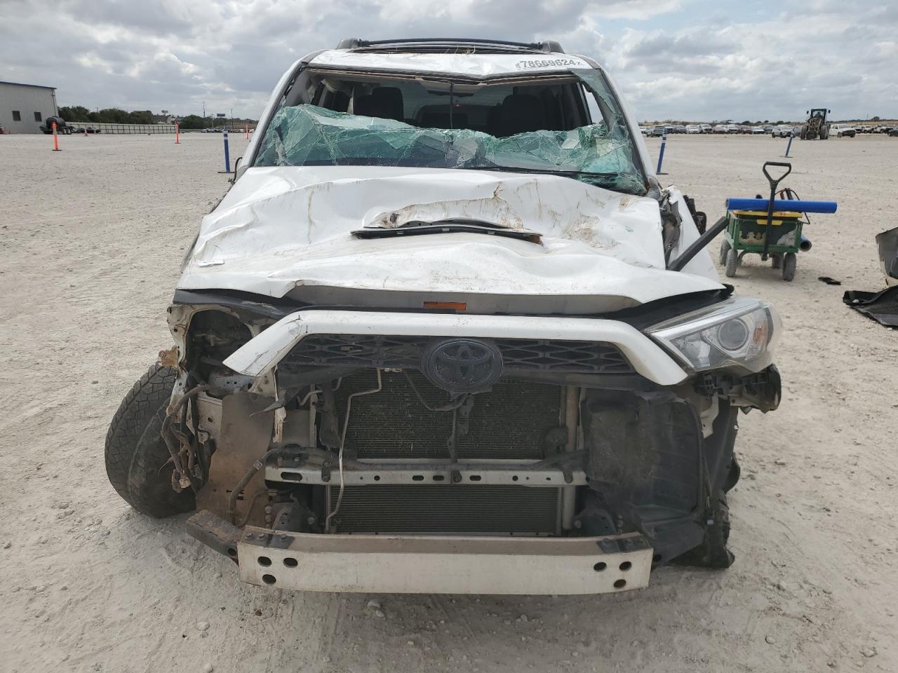 VIN JTEBU5JR9K5708577 2019 TOYOTA 4RUNNER no.5