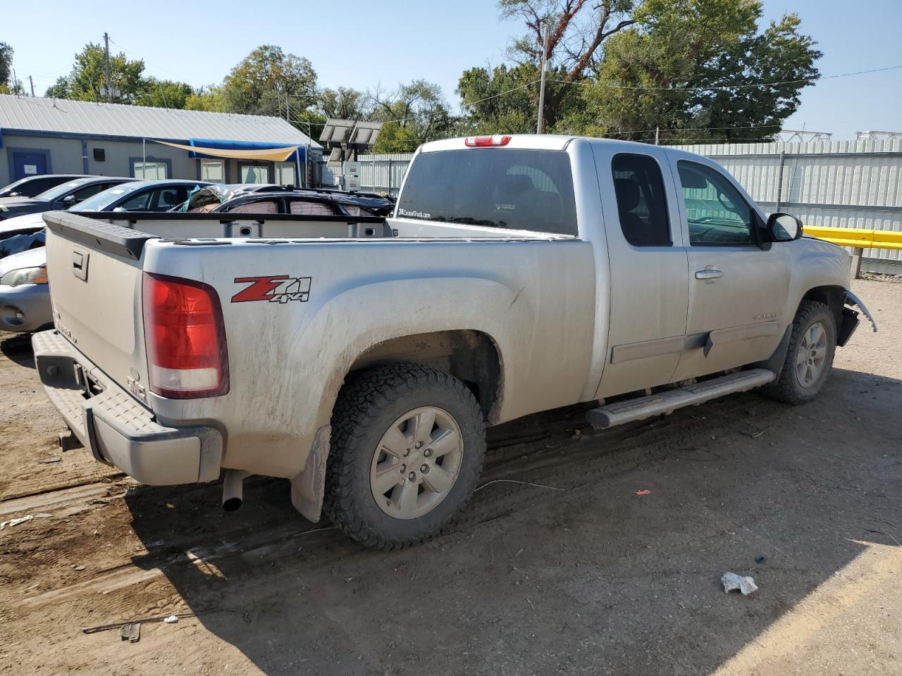 2011 GMC Sierra - Image 3