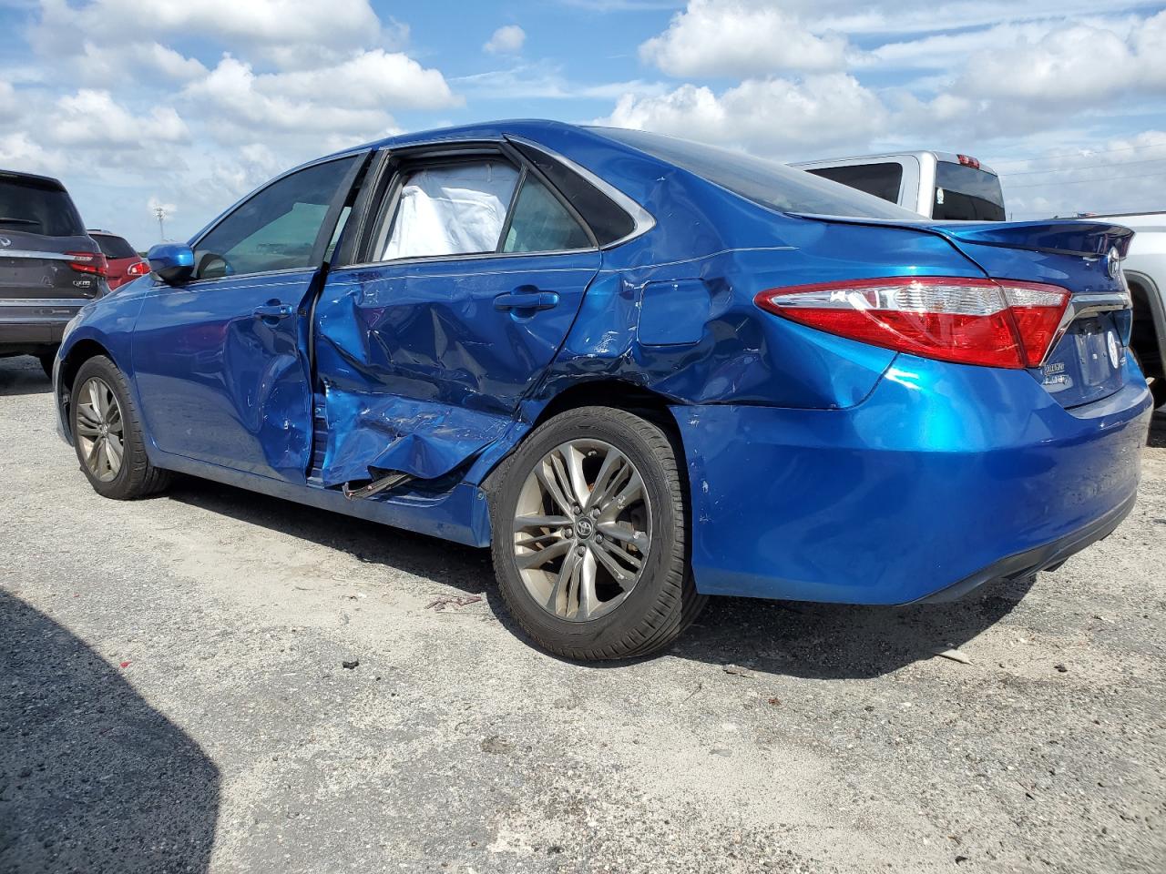 4T1BF1FKXHU651710 2017 TOYOTA CAMRY - Image 2