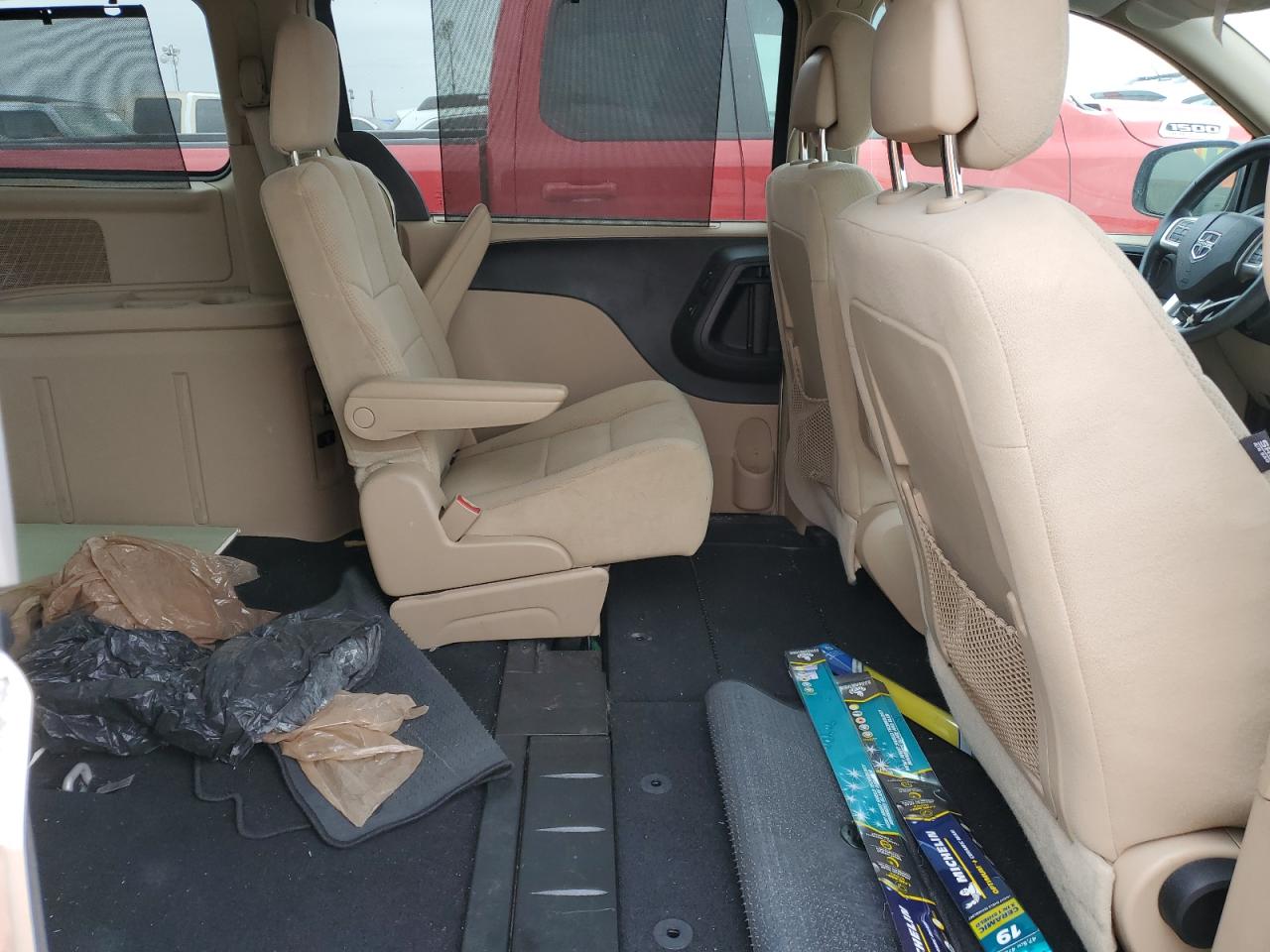 2013 Dodge Caravan - Image 11
