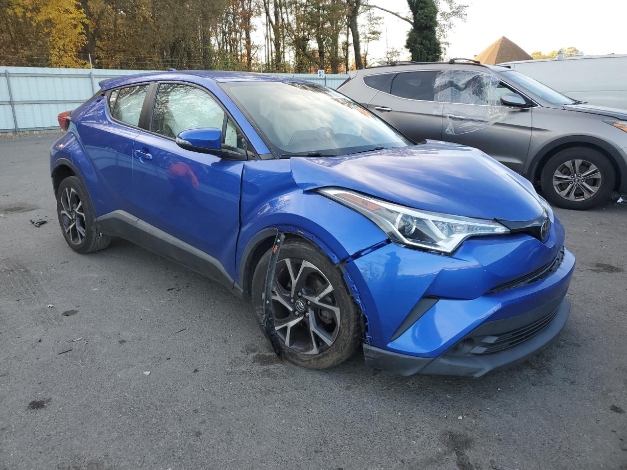 VIN NMTKHMBX6KR075481 2019 TOYOTA C-HR no.4