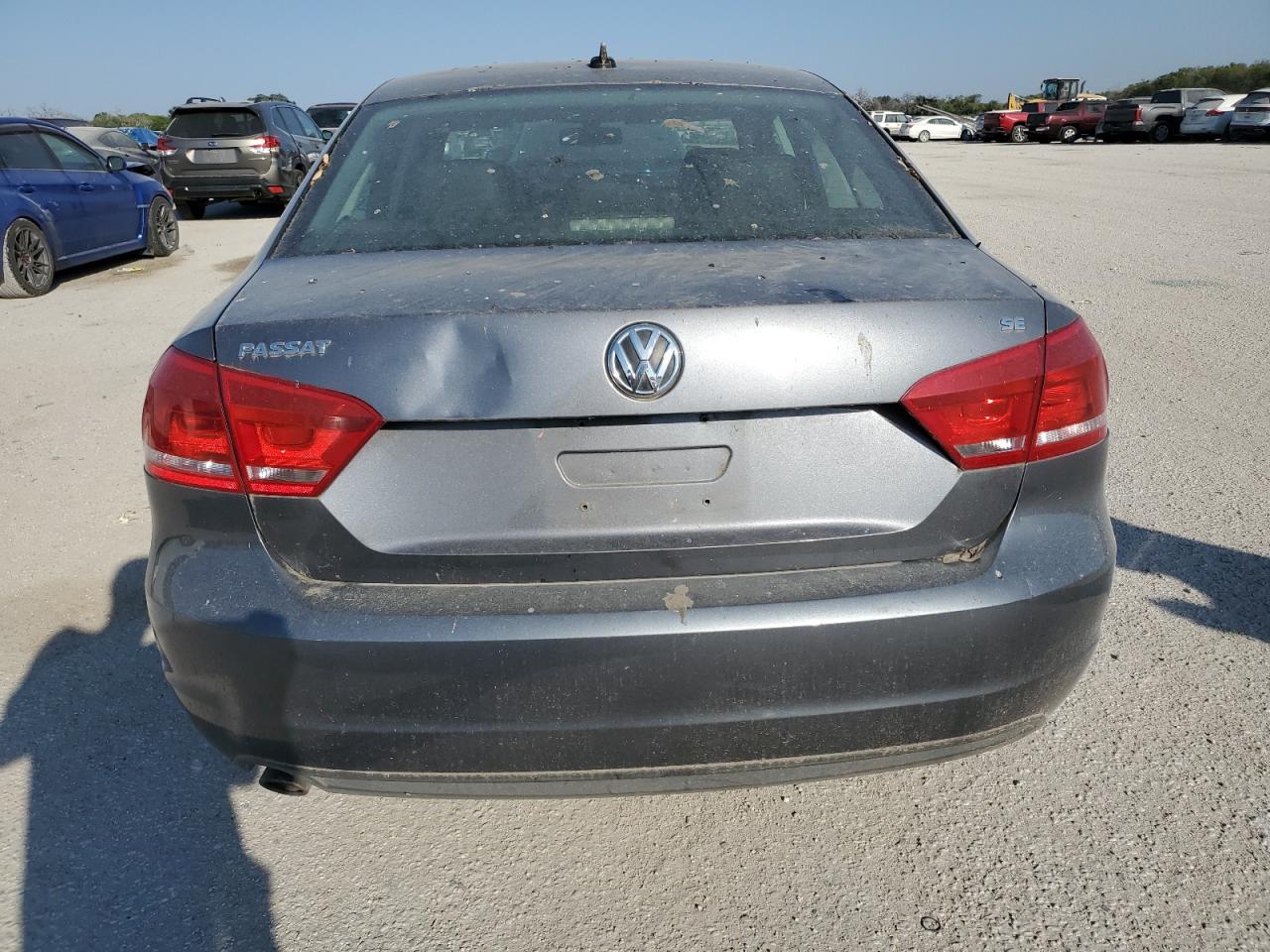 1VWBP7A30DC088071 2013 Volkswagen Passat Se