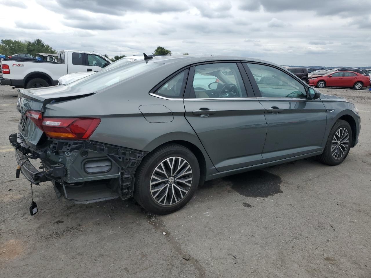 2019 Volkswagen Jetta - Image 3