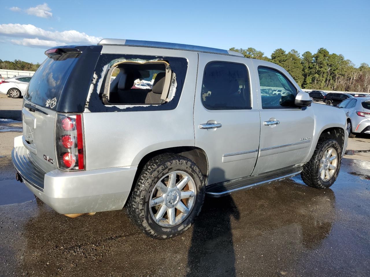 2013 GMC Yukon - Image 3