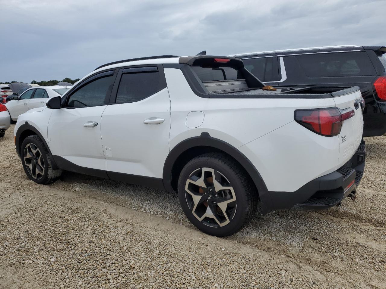 2022 Hyundai Santa Cruz - Image 2