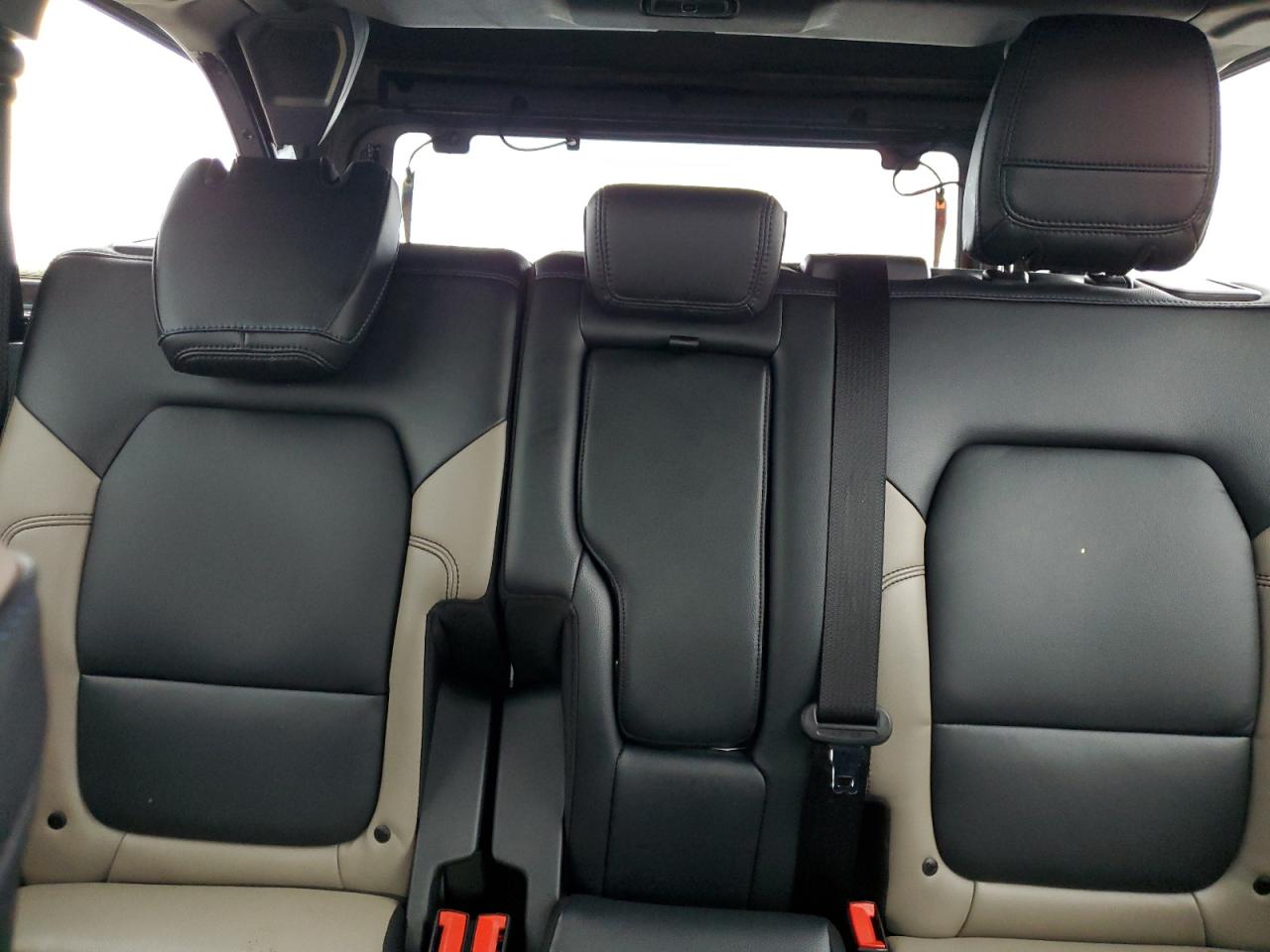 2023 Ford Bronco Base VIN: 1FMEE5DP3PLA84105 Lot: 74380334