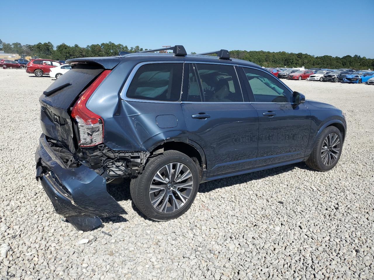 2022 Volvo XC90 - Image 3