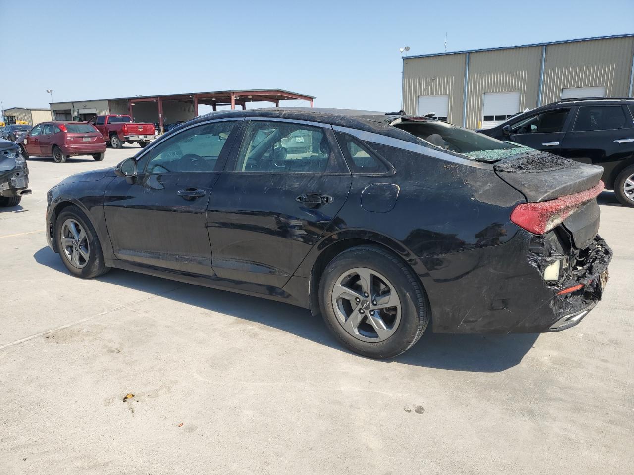 2022 Kia K5 - Image 2