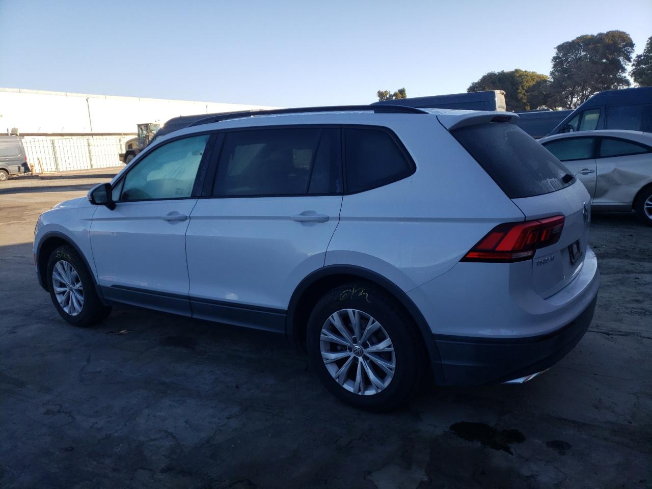 2019 Volkswagen Tiguan - Image 2