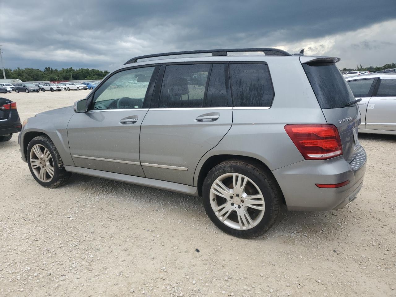 VIN WDCGG8JB7DF985533 2013 MERCEDES-BENZ GLK-CLASS no.2