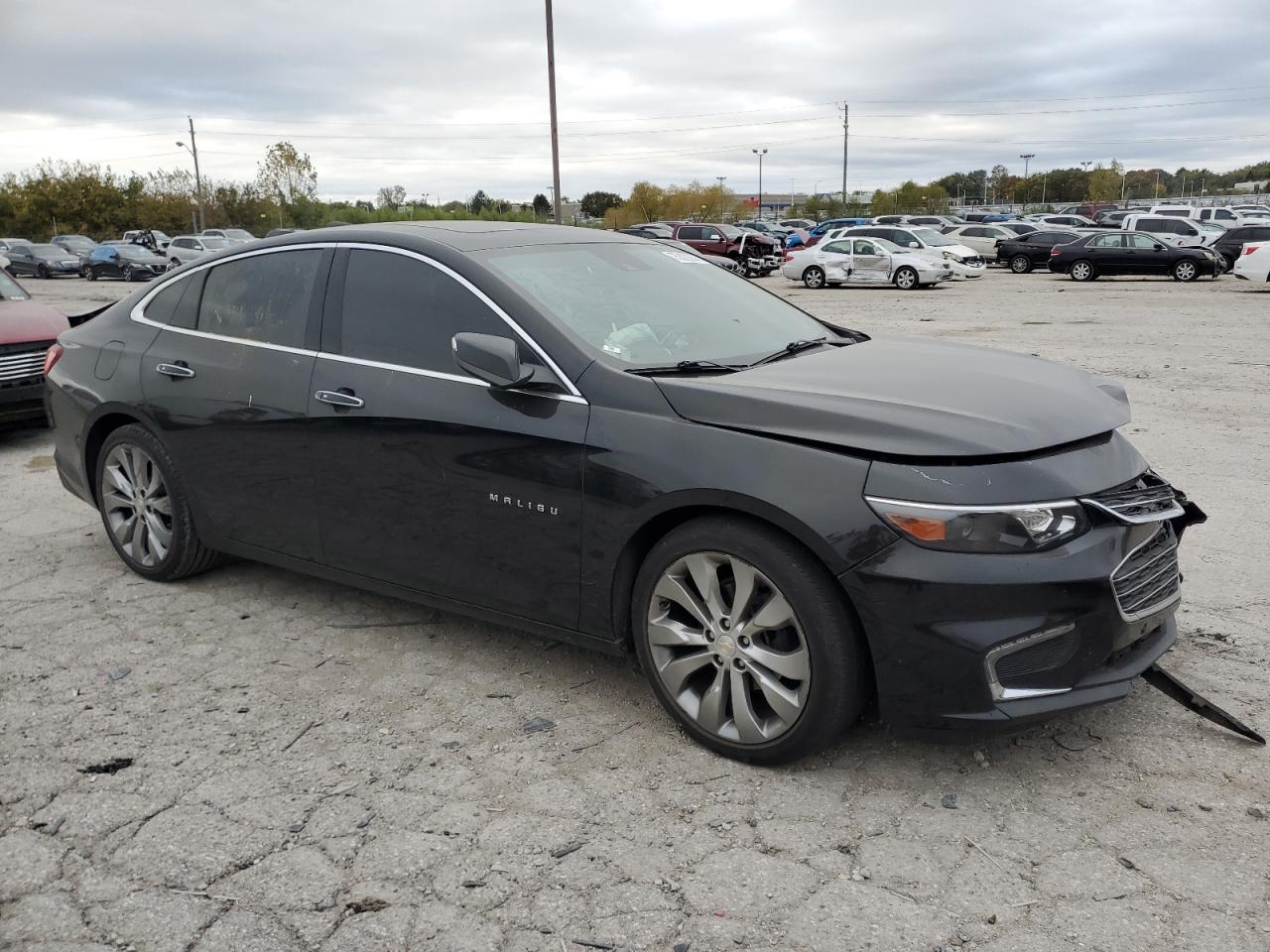 2017 Chevrolet Malibu - Image 4
