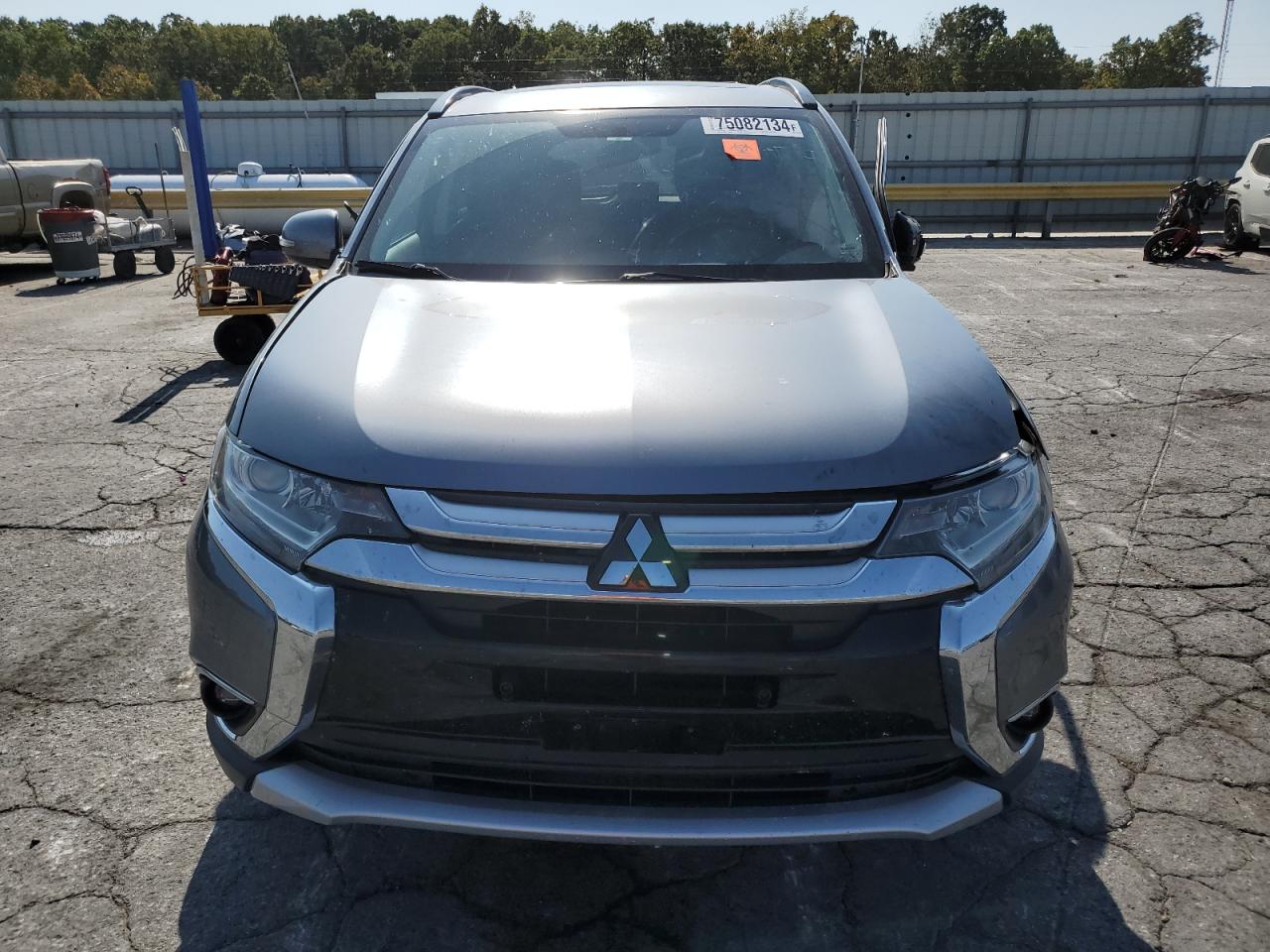 2016 Mitsubishi Outlander - Image 5