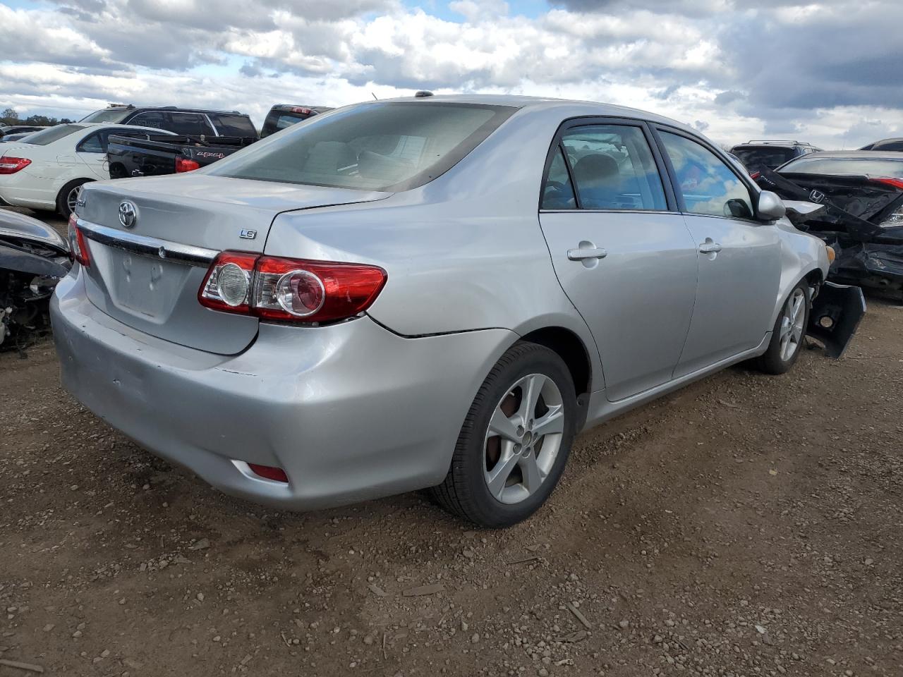 VIN 5YFBU4EE5DP084496 2013 TOYOTA COROLLA no.3