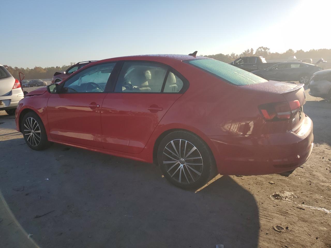 2016 Volkswagen Jetta - Image 2