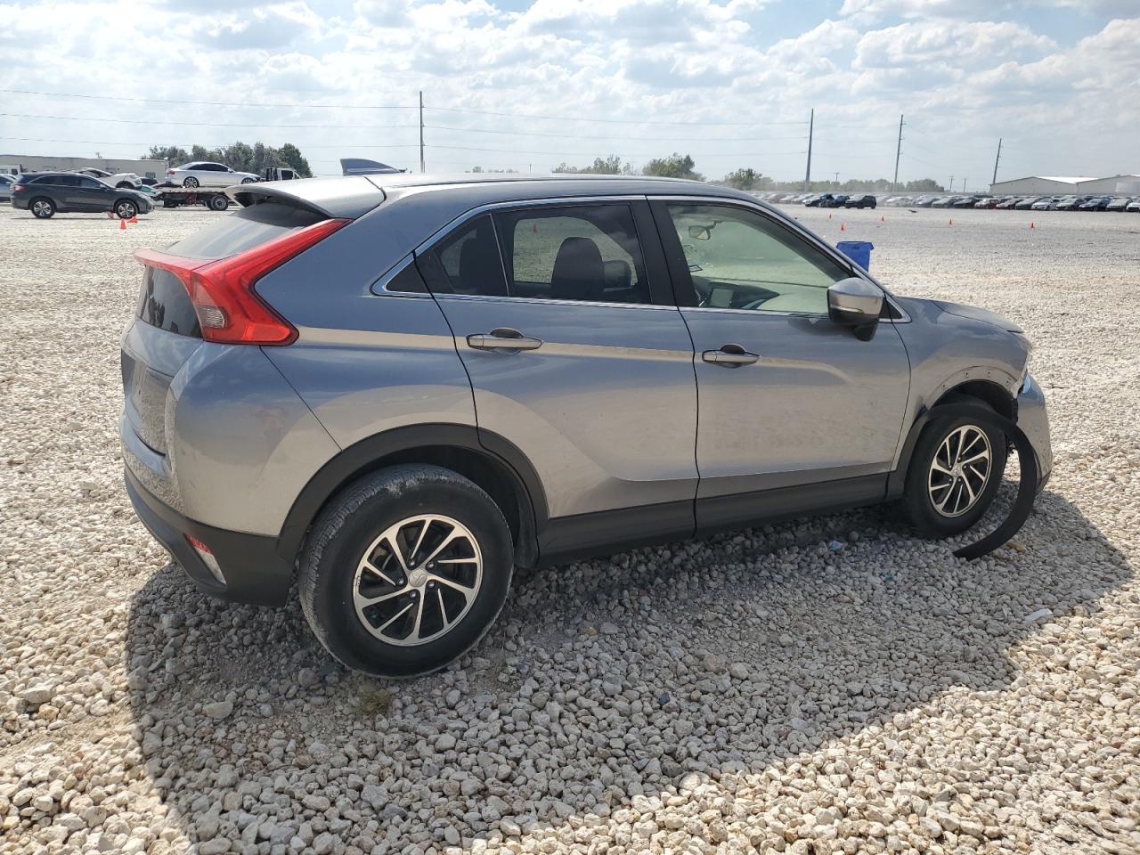 2020 Mitsubishi Eclipse - Image 3