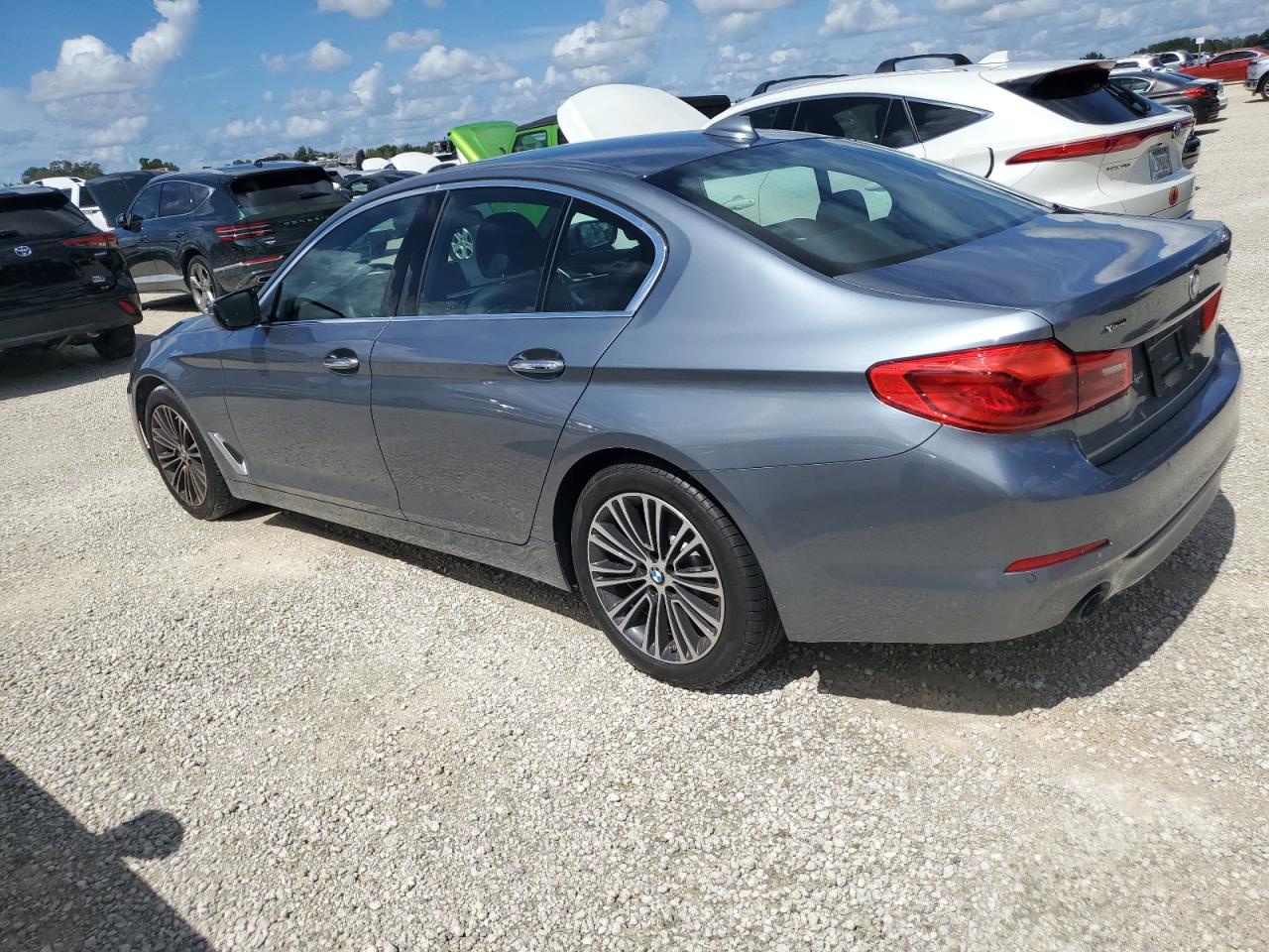 WBAJA7C55JG909178 2018 BMW 5 SERIES - Image 2