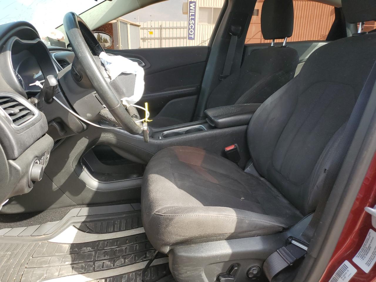 2015 Chrysler 200 Limited VIN: 1C3CCCAB5FN592100 Lot: 75921524