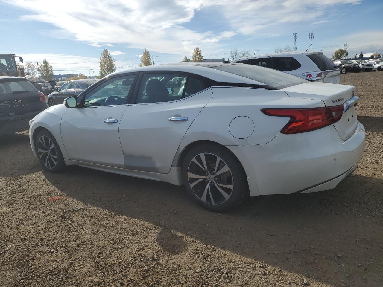 2018 Nissan Maxima - Image 2