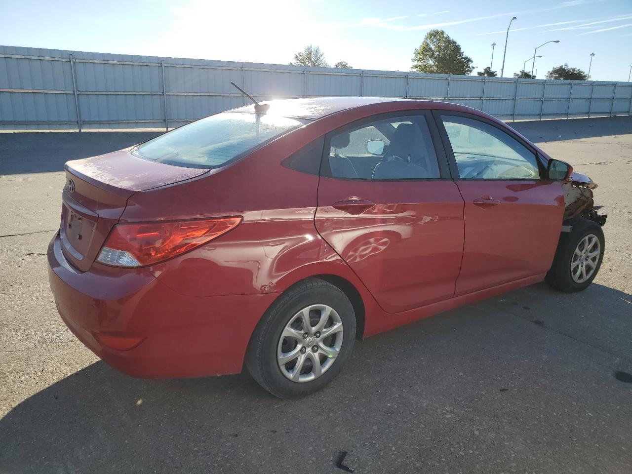 2013 Hyundai Accent Gls VIN: KMHCT4AE2DU421007 Lot: 76052994