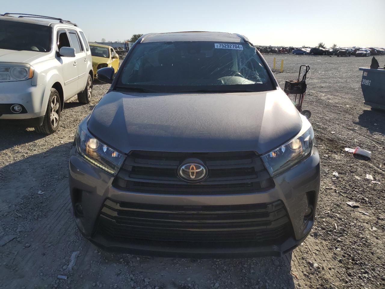 2019 Toyota Highlander - Image 5