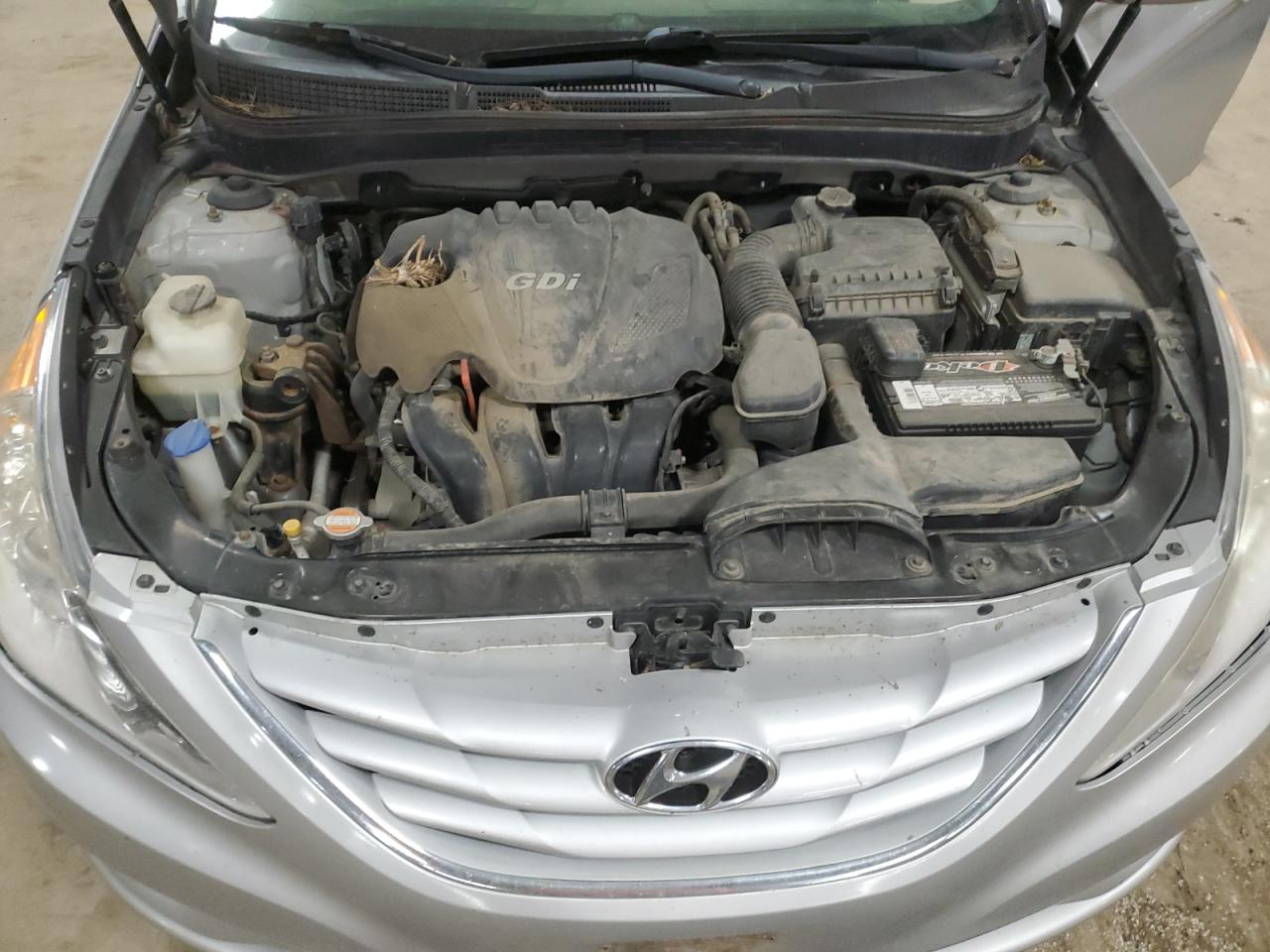 2012 Hyundai Sonata - Image 11
