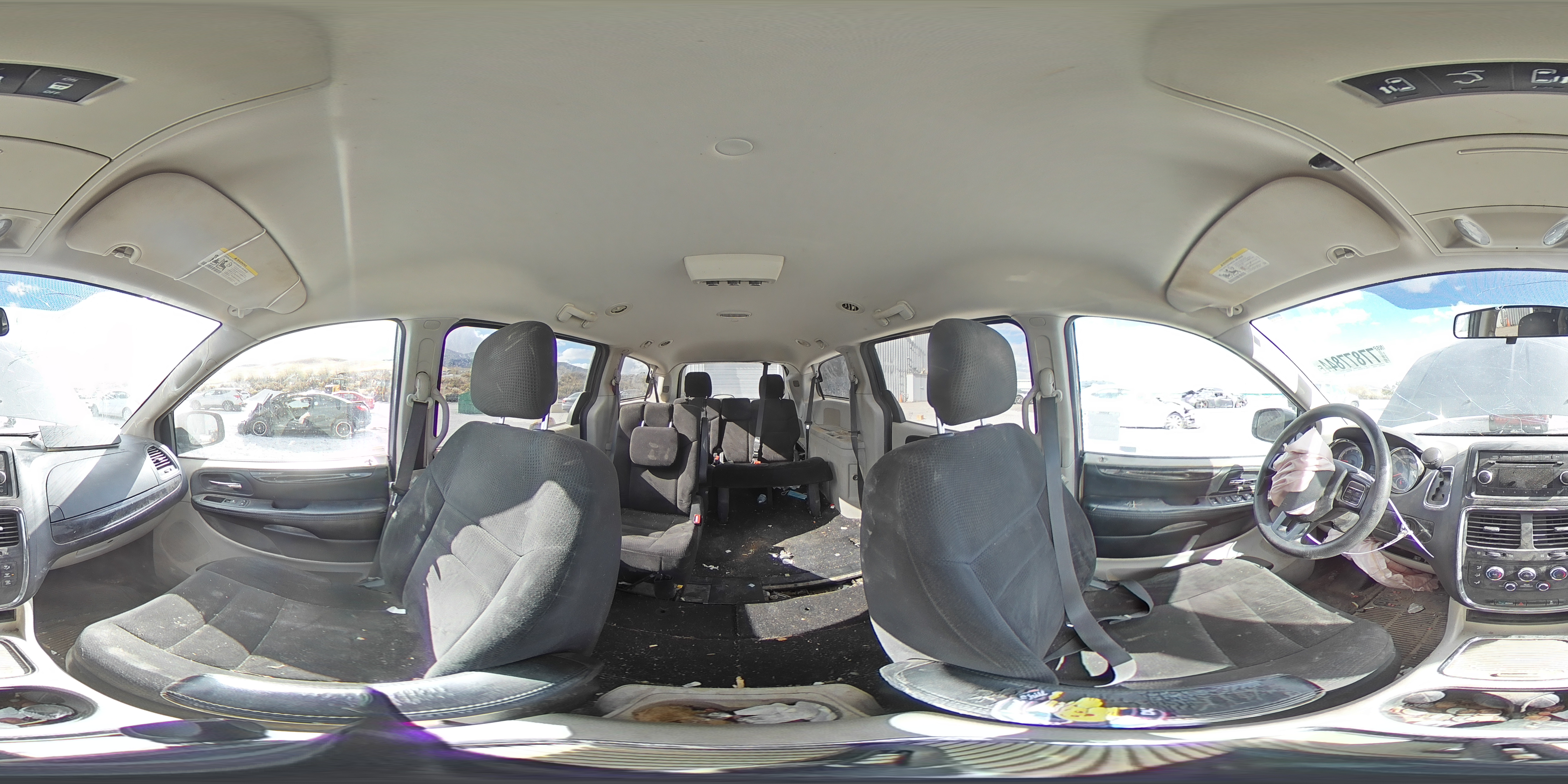 2015 Dodge Caravan - Image 13