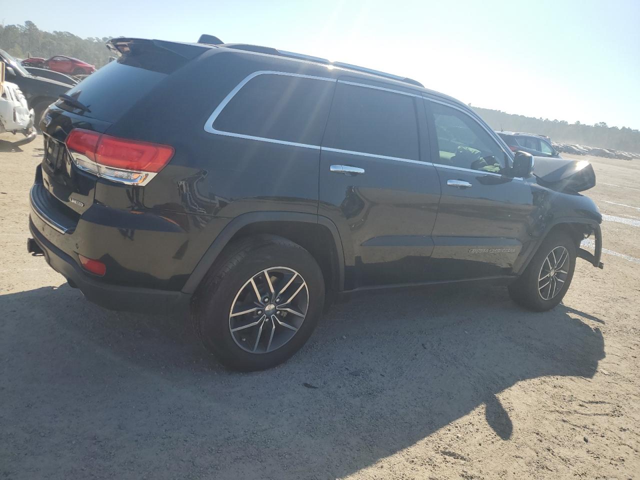 2017 Jeep Grand Cherokee - Image 3