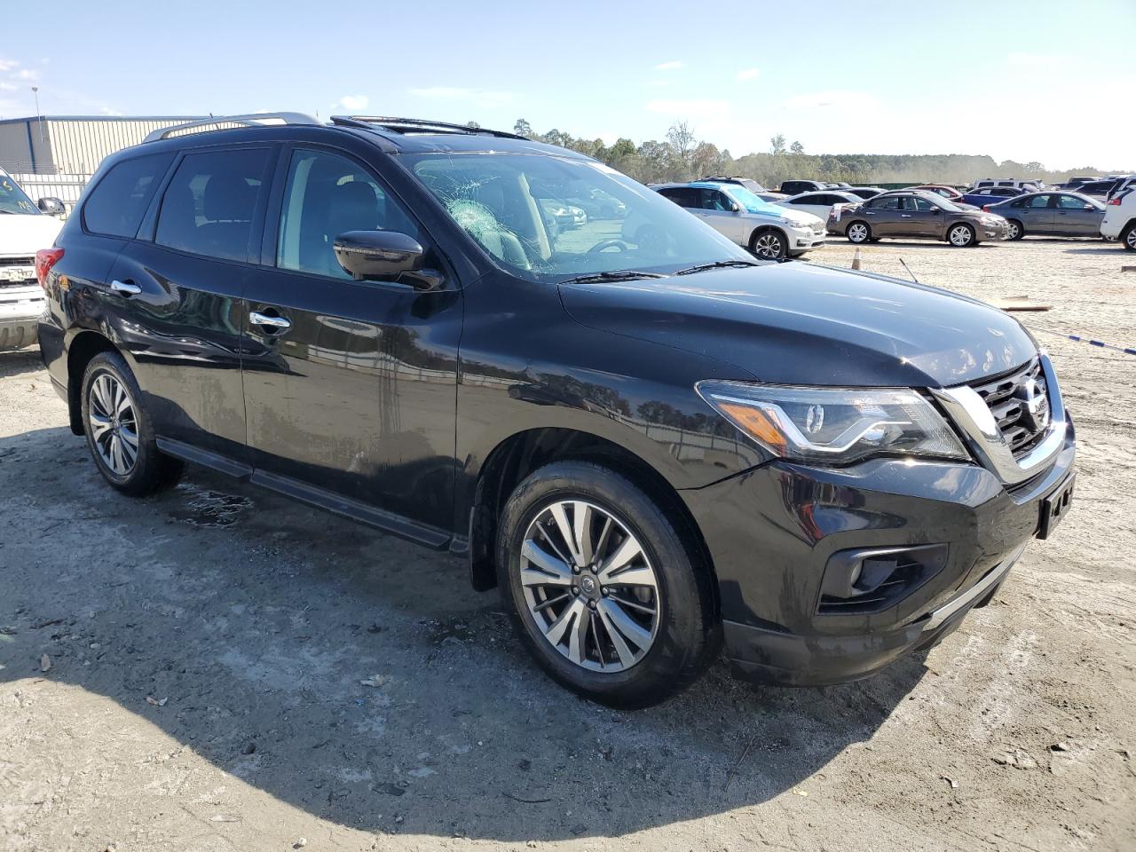 2017 Nissan Pathfinder - Image 4
